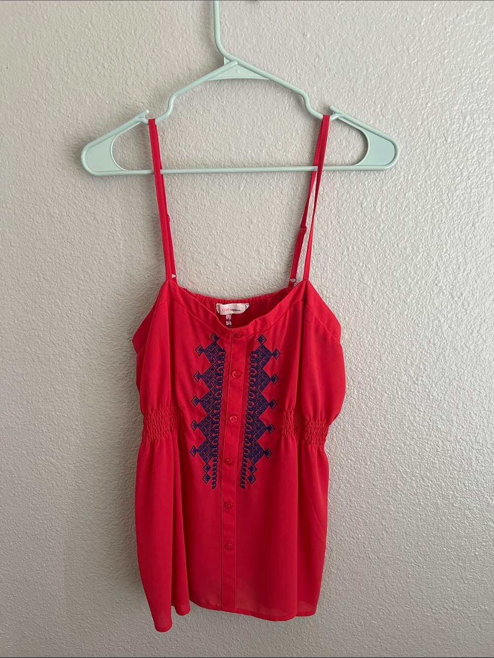 Love Tree Coral Cami with Navy Embroidered Front Large Excellent condition